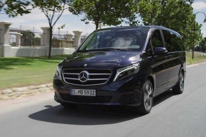 Excursão privada de minivan com motorista para Windsor saindo de Londres com um guia licenciado