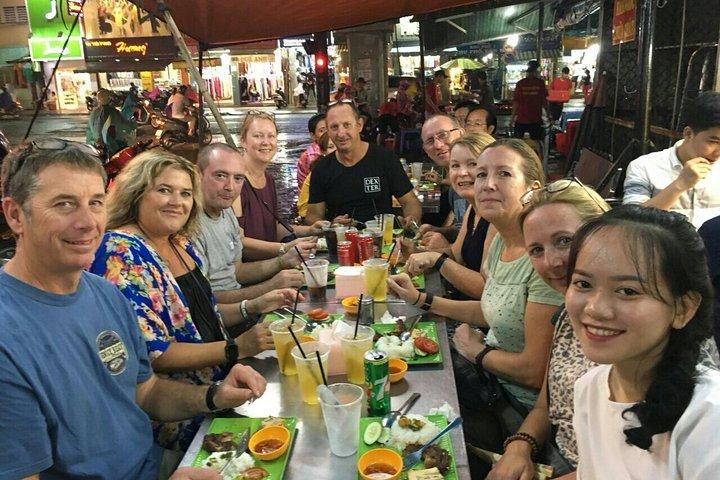 Ho Chi Minh City Street Eten tour door Motor 's nachts