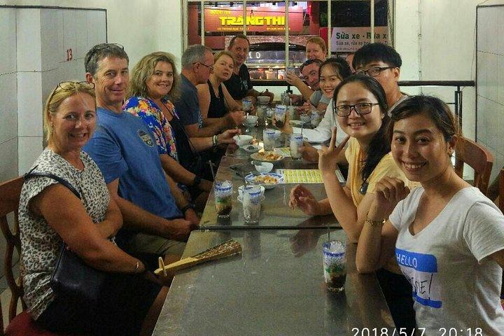Ho Chi Minh City Street Food Tour de bicicleta à noite