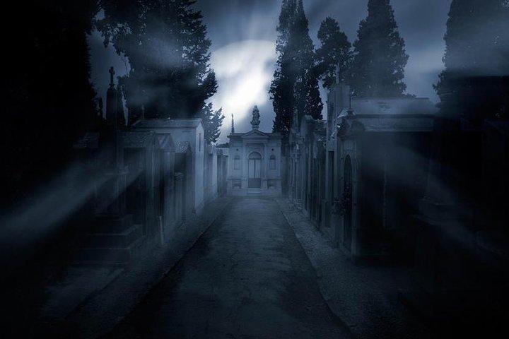New Orleans Ghost Hunters 101 mit elektronischem Feldmesser