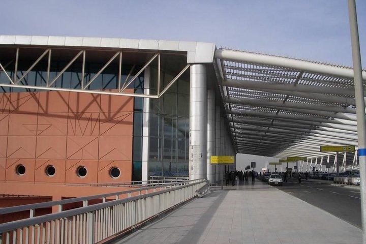 Easy Transfer: Cairo Airport Aankomst Comfort Transfer