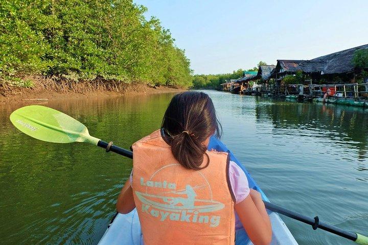 Lanta Mangrove Tour avec kayak de mer Cave à Koh Talabeng