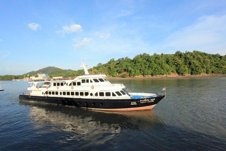 Koh Phi Phi till Phuket av Phi Phi Cruiser