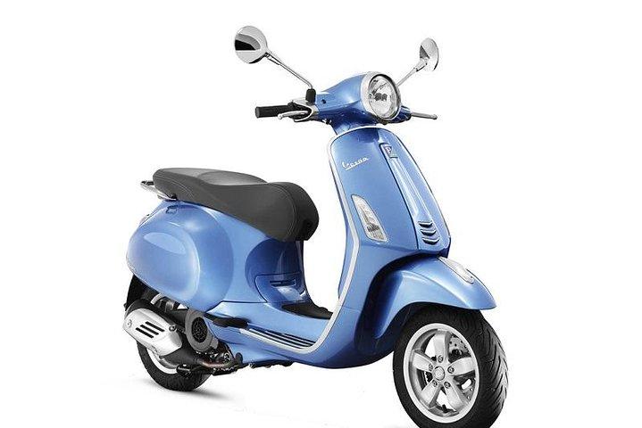 Rome Vespa Primavera 125 cc Location - 72 heures de location