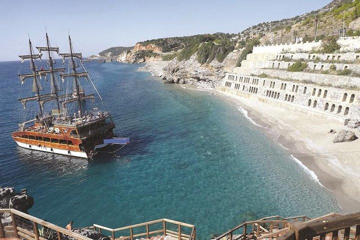 Alanya Catamarano Gita in barca incl. Pranzo e bevande