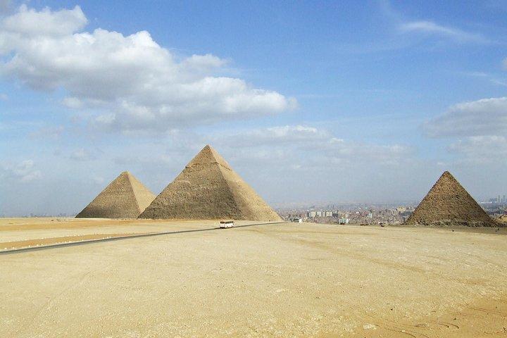Kairo Stopover Day Trip til pyramider, egyptisk museum og basar
