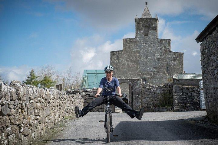Burren Co Clareの歴史あるサイトの自転車ツアー