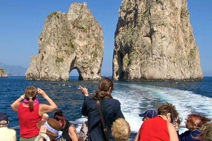 Från Neapel: Capri Island Tour med lunch och Blue Grotto