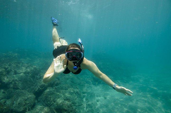 洗練された旅行者のための小グループサンセットセイル
