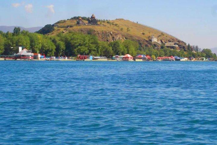 Gruppentour: Garni Tempel, Geghard Kloster und Sevan See