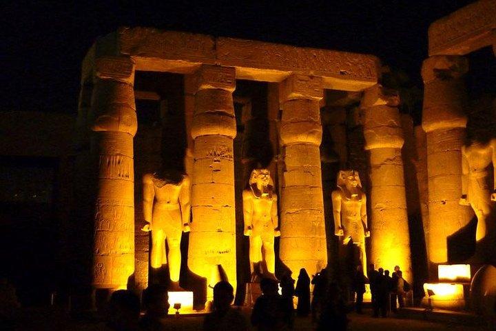Buchen Sie online eine Ton- und Lichtshow im Karnak-Tempel in Luxor