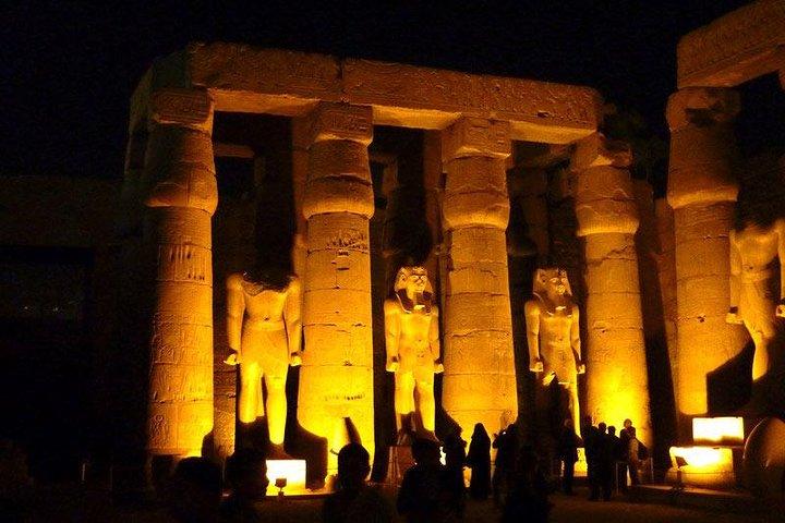 Paseo en faluca al atardecer, espectáculo de luz y sonido en el templo de Karnak