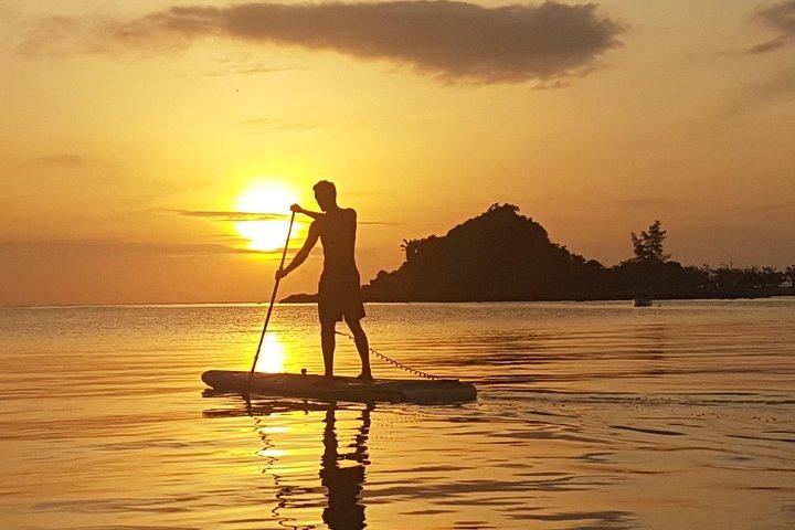 Tour de surf de remo al amanecer (SUP) en Koh Samui
