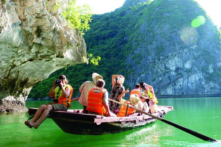 Gita di un giorno a Halong Bay da Hanoi