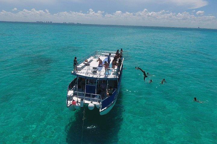 Tour Catamaran to Isla Mujeres all Included