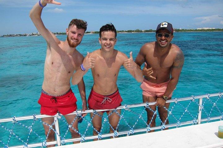 Tour Catamaran to Isla Mujeres all Included