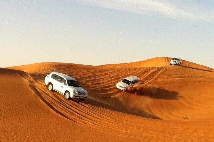Tour combinato - Safari nel deserto del Dubai e cena in crociera sul Dhow