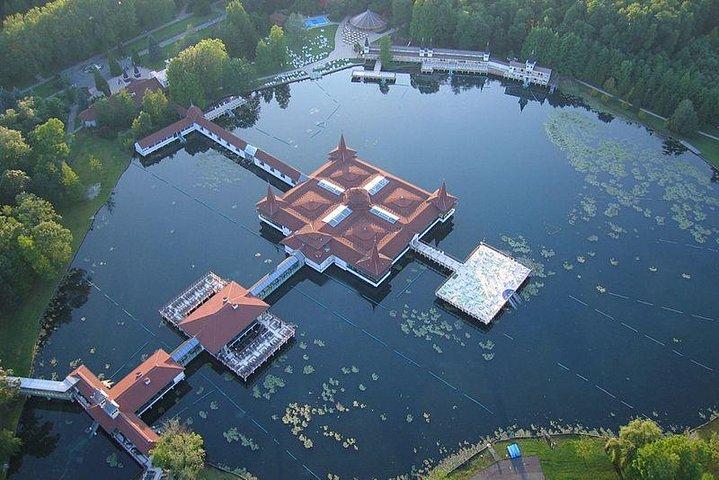 ヘーヴィーズ温泉湖、ケストヘイの町、城のプライベート ツアー
