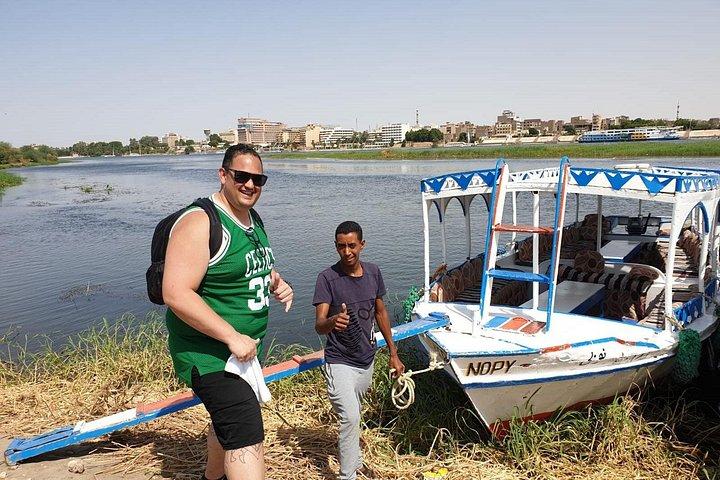 ギザのピラミッドスフィンクスとNile feluccaがcairo gizaホテルから乗る