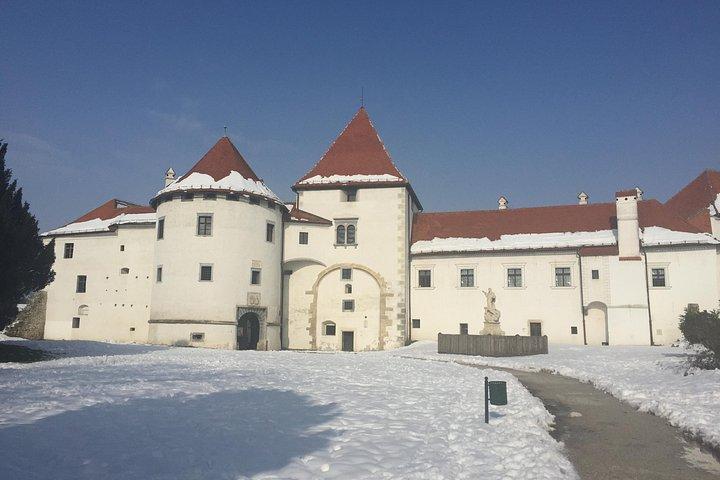 VarazdinTown & Trakoscan Castle, Small Guided Group from Zagreb