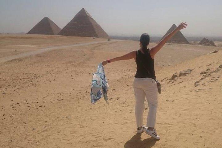Solo kvinnlig resenärstur till Giza Memphis och Saqqara