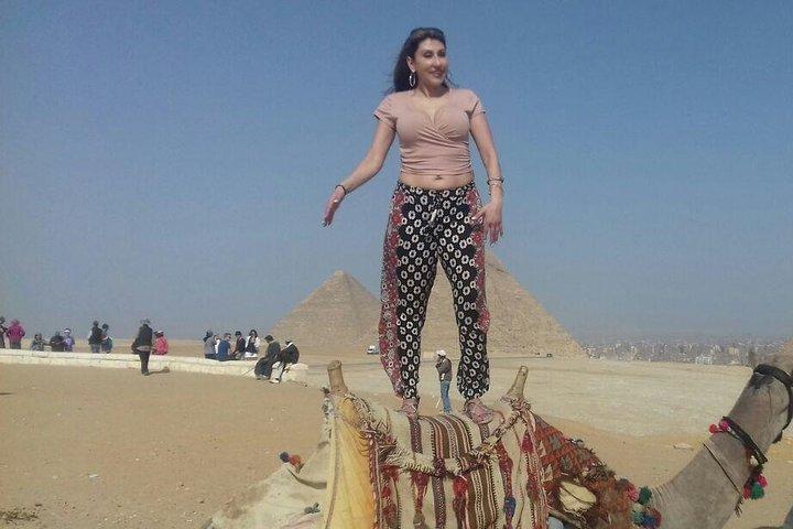Solo kvinnlig resenärstur till Giza Memphis och Saqqara