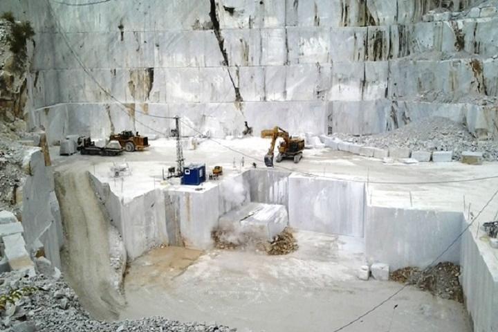 Carrara Marble Tour Small Group from Viareggio