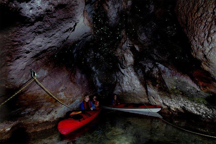 Lake Rotoiti Evening Kayak Tour including Hot Springs, Glowworm Caves and BBQ Dinner