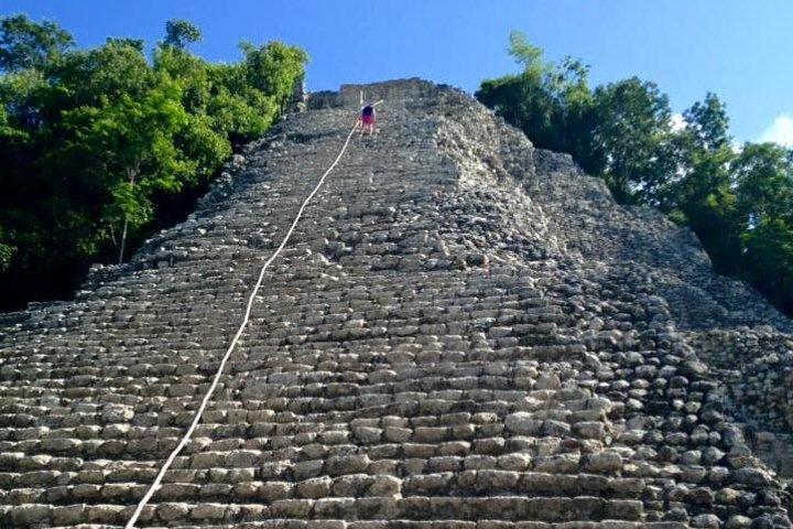 Coba Ruins en Punta Laguna Monkey Reserve Day Tour vanuit Tulum