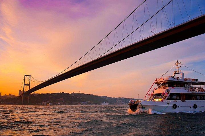 Bosphorus Cruise and Two Continents Tour with Lunch
