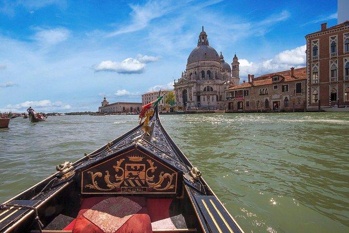 Passeio de Gondola Privado em Veneza com 2 - Jantar de curso