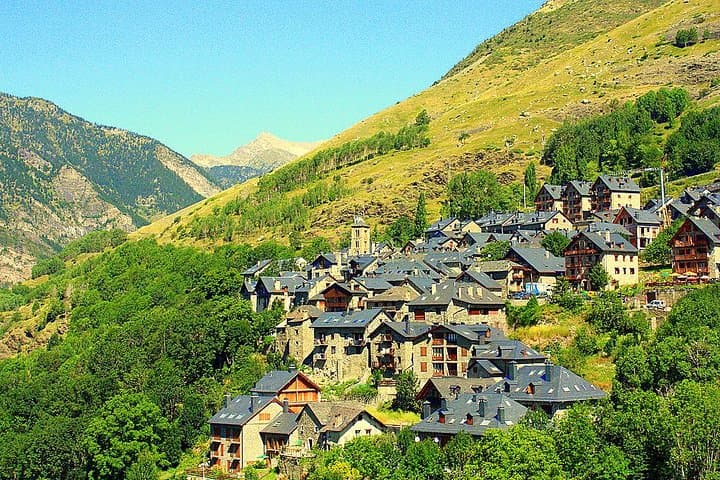 Pyrenees Private Tour from Barcelona with Easy Hike & Cogwheel Train