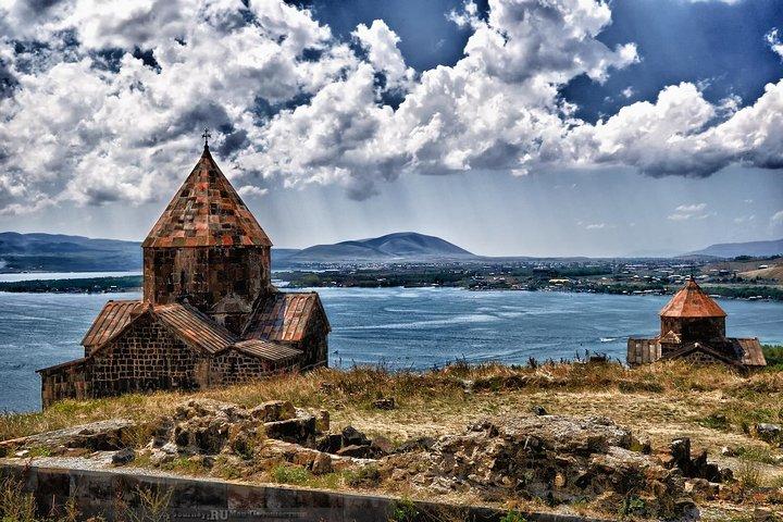 Transfert de Erevan à Tbilissi avec 2 arrêts touristiques