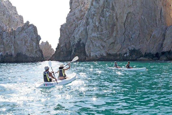 Tour en kayak en la bahía de Cabo San Lucas con buceo de superficie