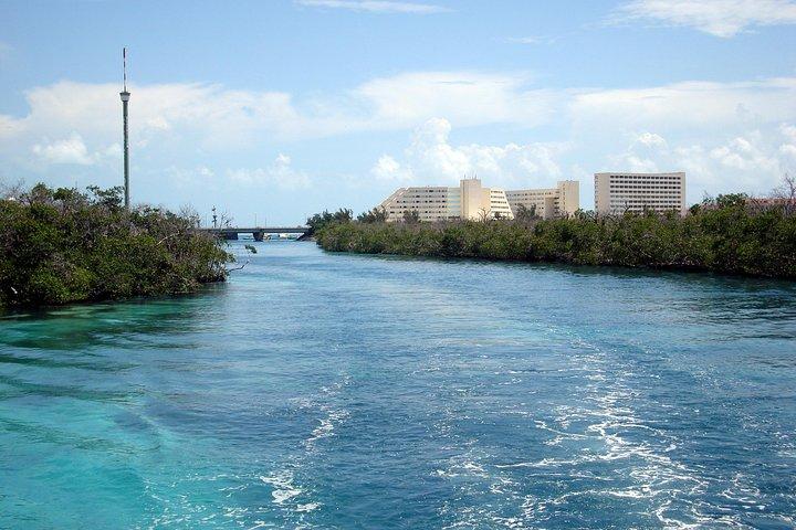Cancun Mangrove Channel Adventure met vervoer