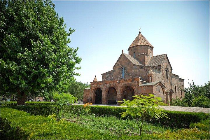 Tour em grupo: Catedral e igrejas de Echmiadzin, Templo de Zvartnots