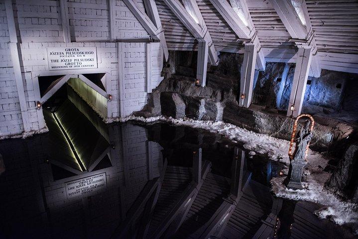 クラクフ発アウシュヴィッツ・ビルケナウとヴィエリチカ塩鉱山日帰りツアー
