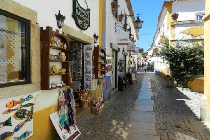 Prívate tour to Fátima, Batalha, Nazaré and Óbidos