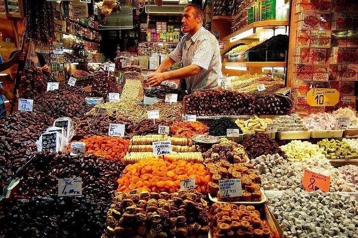 Bosphorus Cruise and Two Continents Tour with Lunch