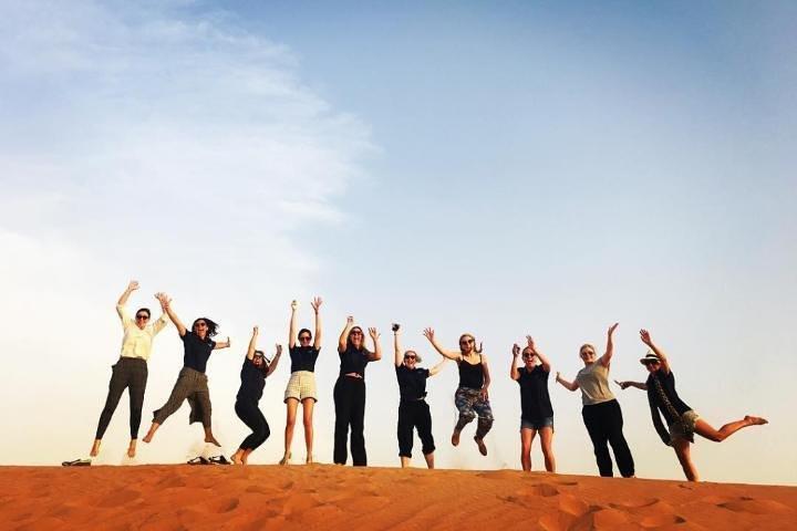 Venta de paquetes 4 en 1 (Excursión por la ciudad de Dubái, crucero por la cena de safari, Excursión por la ciudad de Abu Dhabi)