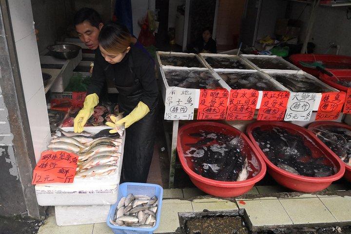 Explore Shanghai Ancient Downtown with Authentic Local Food
