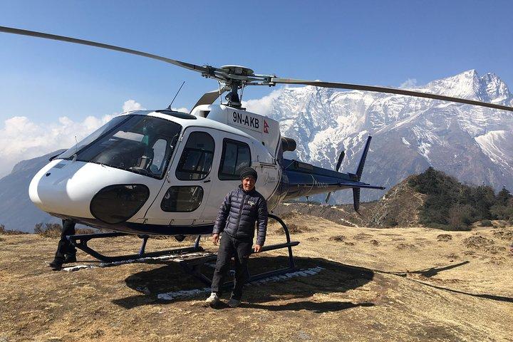Atterraggio elicottero privato al campo base Everest & Gokyo per foto