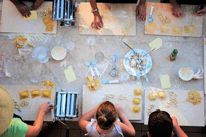 Cocina inspiradora en la terraza panorámica del chef romano