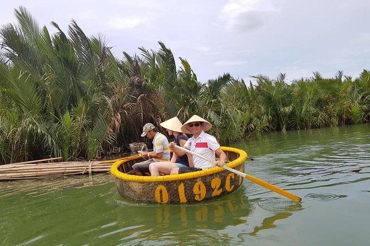 My Son Holyland - Basket Boat Ride - Lunch en kruidenvoetmassage