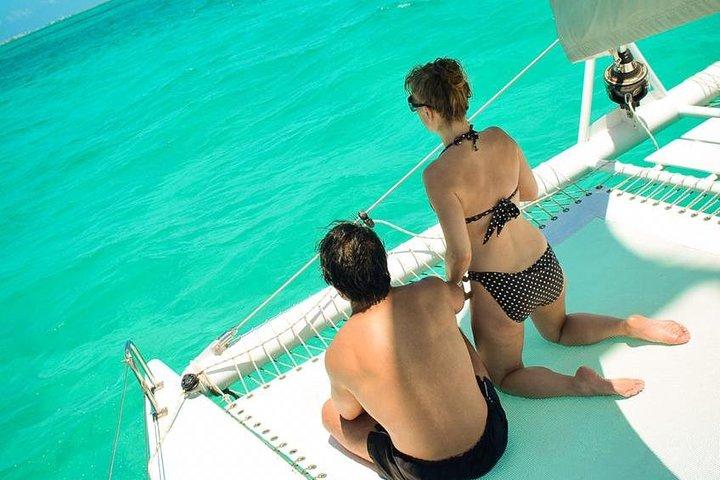 Vela de medio día por la tarde en catamarán y aventura de snorkel