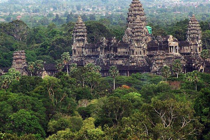 Shared Tour to Angkor Wat-Bayon-Ta Prohm Temples from Siem Reap