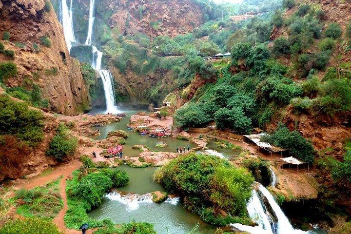 Viaje de un día en grupo pequeño desde Marrakech a las cascadas de Ouzoud