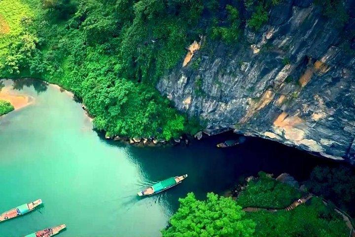 Deluxe Small Group: PHONG NHA CAVE - Paradise Cave Full Day Tour