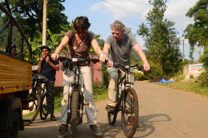 Kerala Cycle, Trek & Houseboat Tour