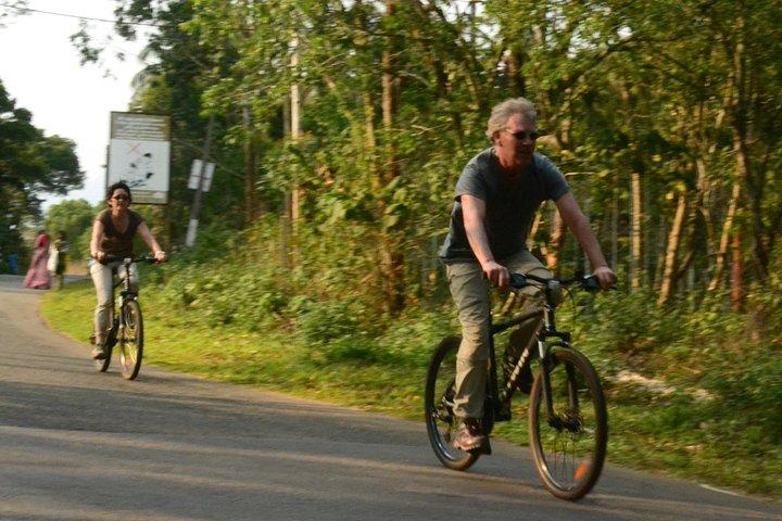 Kerala Cycle, Trek & Houseboat Tour